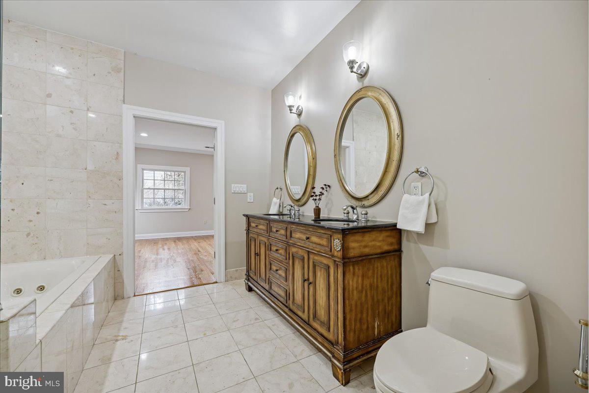 4902 DERUSSEY PARKWAY