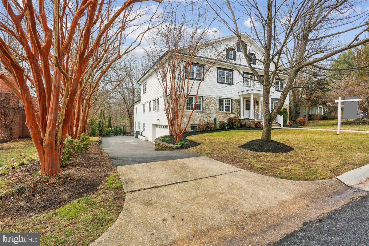 4902 DERUSSEY PARKWAY