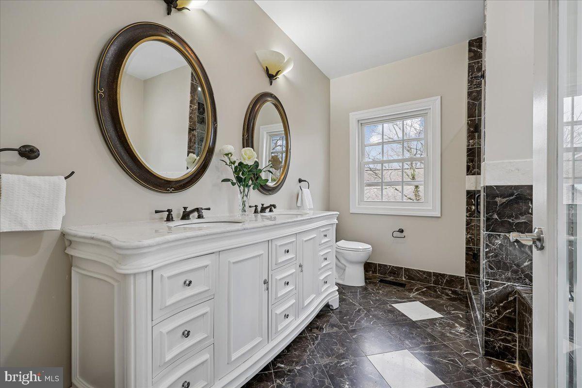 4902 DERUSSEY PARKWAY