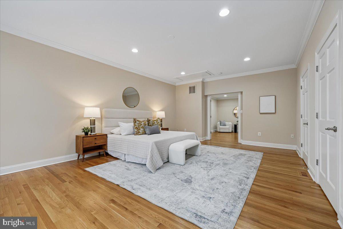 4902 DERUSSEY PARKWAY