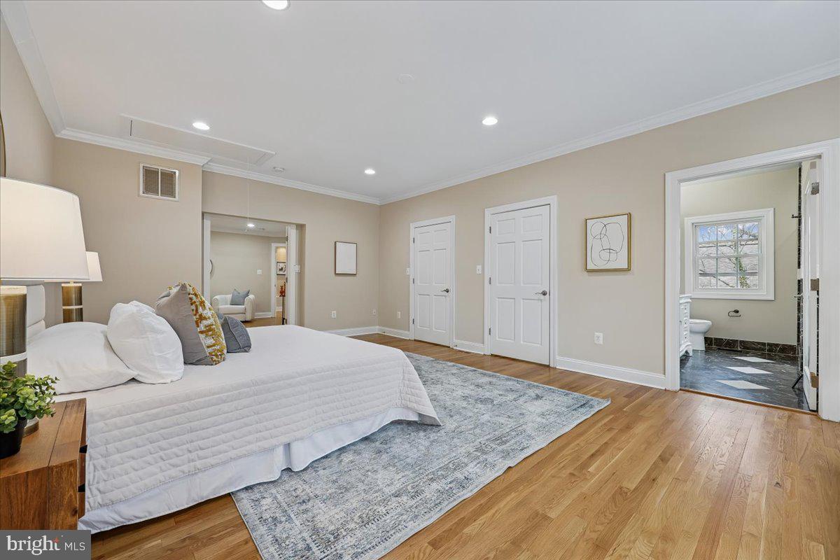 4902 DERUSSEY PARKWAY