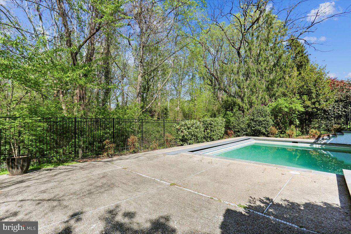 4902 DERUSSEY PARKWAY