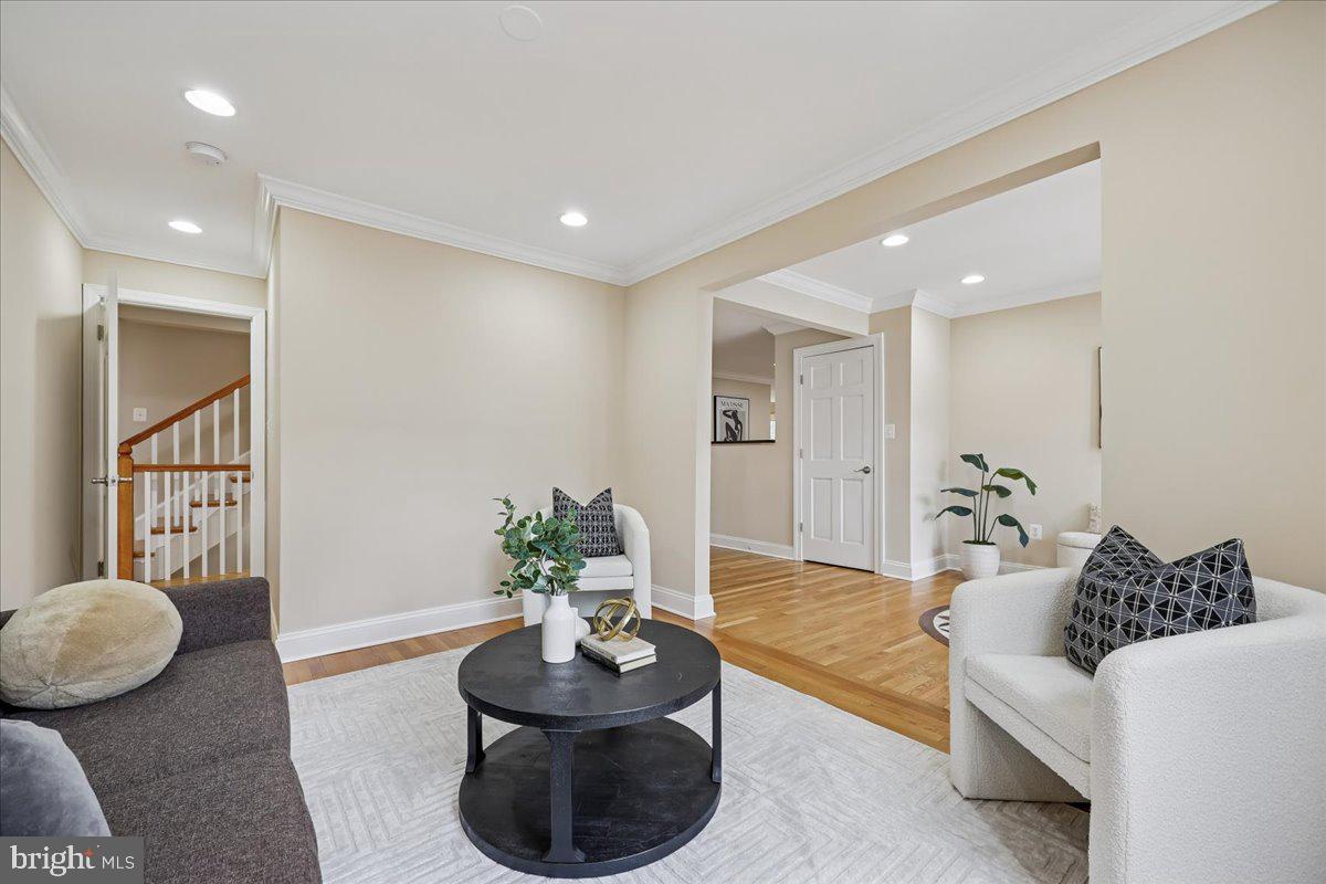 4902 DERUSSEY PARKWAY