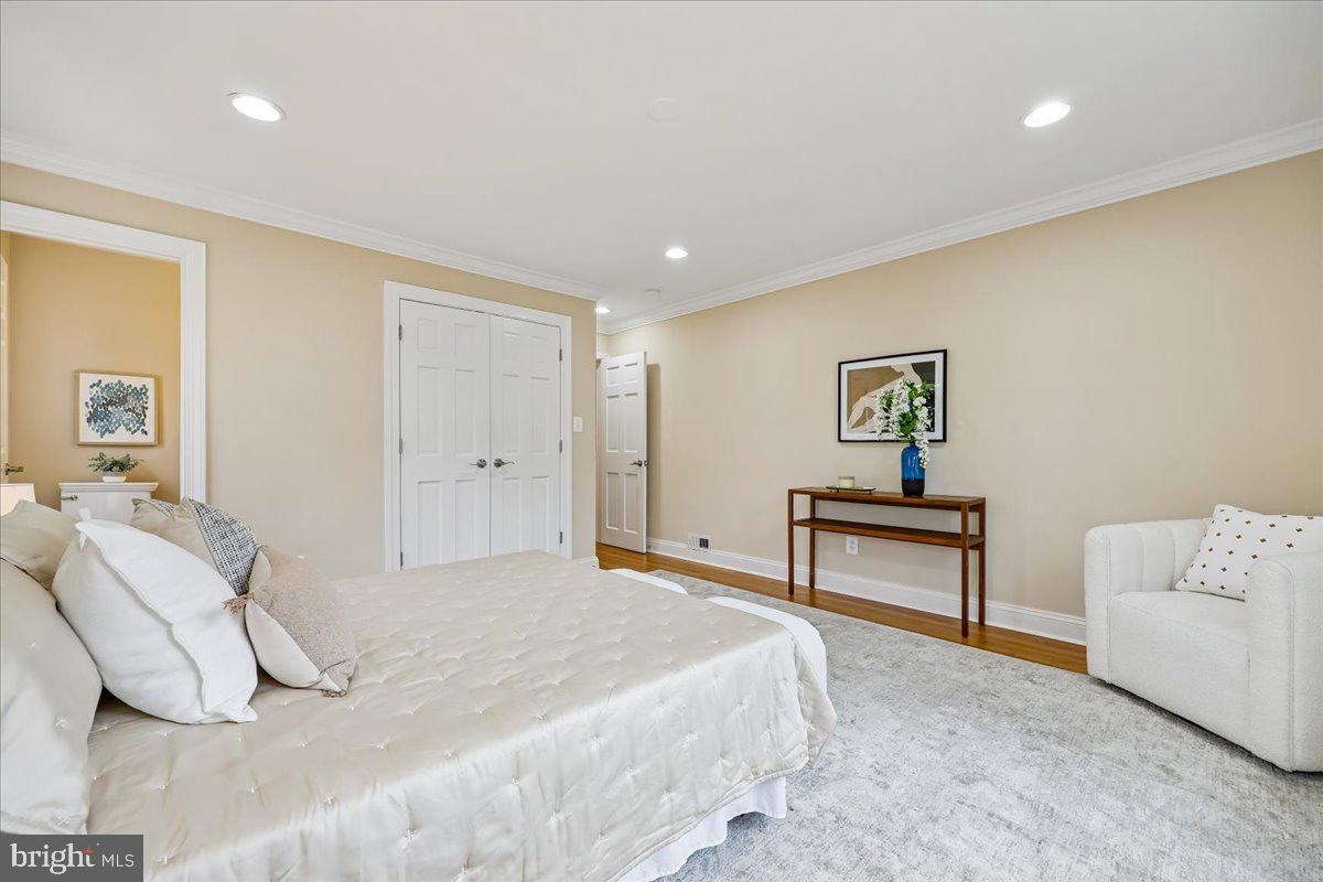 4902 DERUSSEY PARKWAY