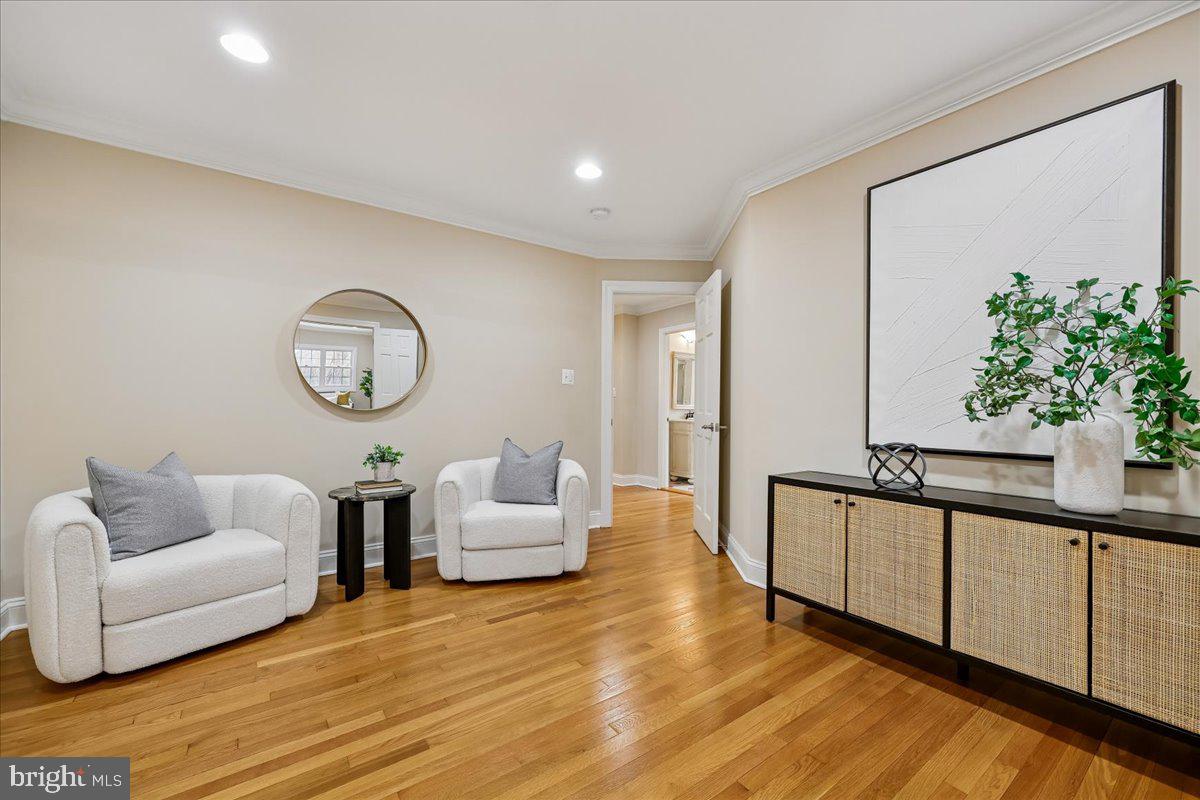 4902 DERUSSEY PARKWAY