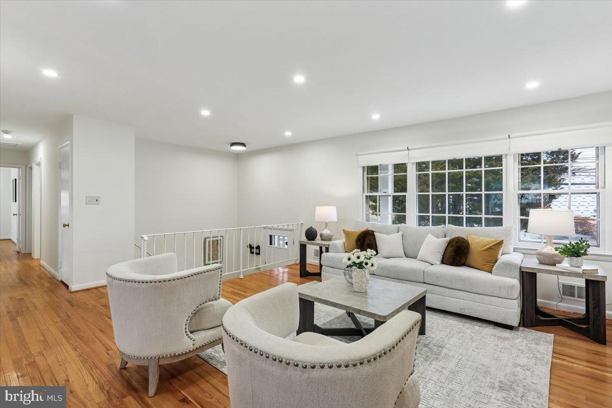 11712 SEVEN LOCKS ROAD