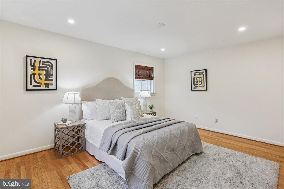 11712 SEVEN LOCKS ROAD