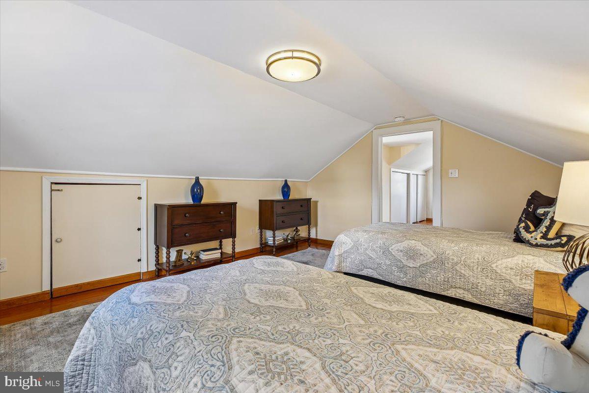 5511 ALTA VISTA ROAD