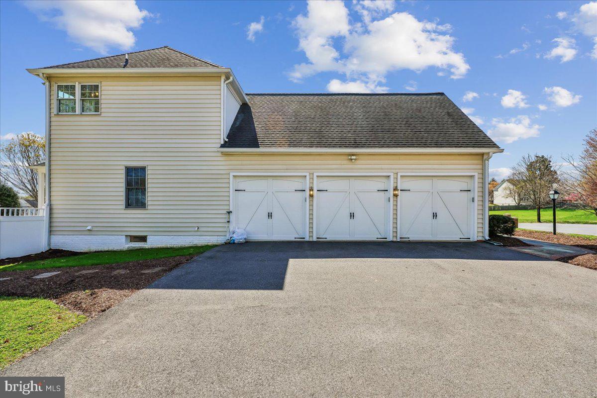 15200 COUNTRY GLEN COURT