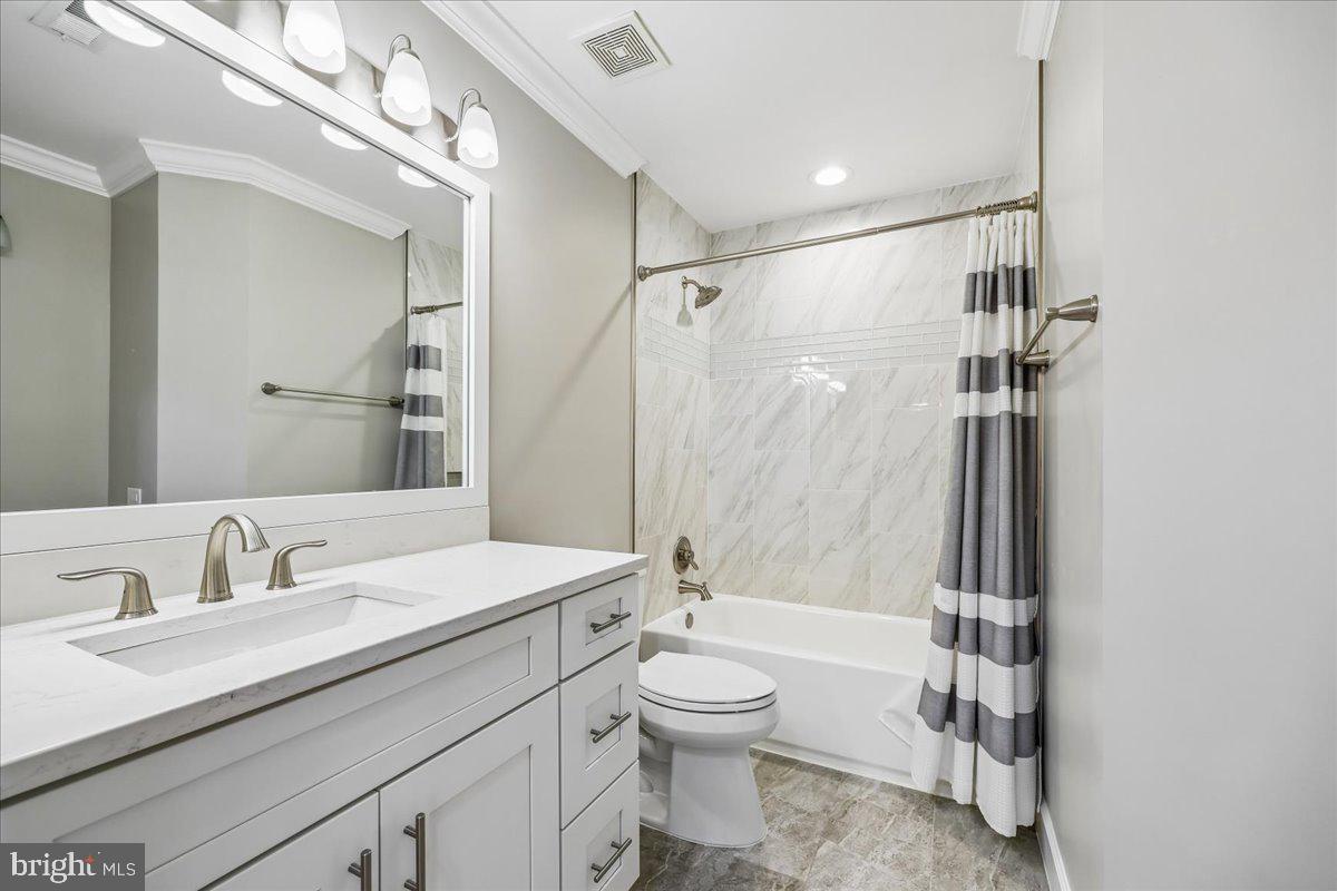 15200 COUNTRY GLEN COURT