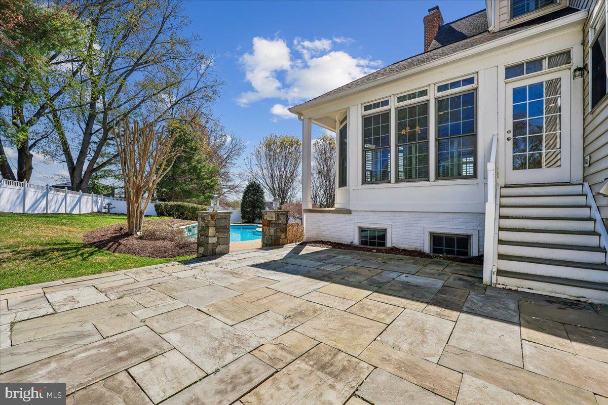 15200 COUNTRY GLEN COURT