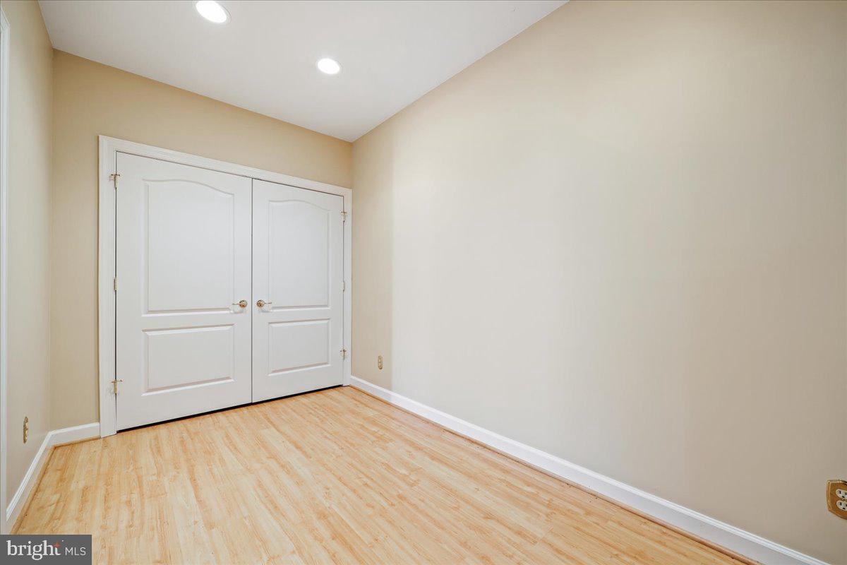 15200 COUNTRY GLEN COURT