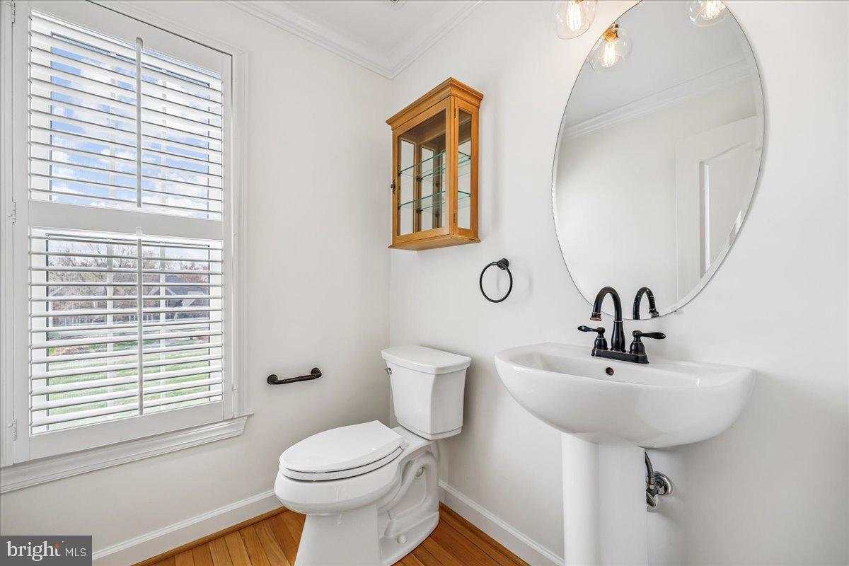 15200 COUNTRY GLEN COURT