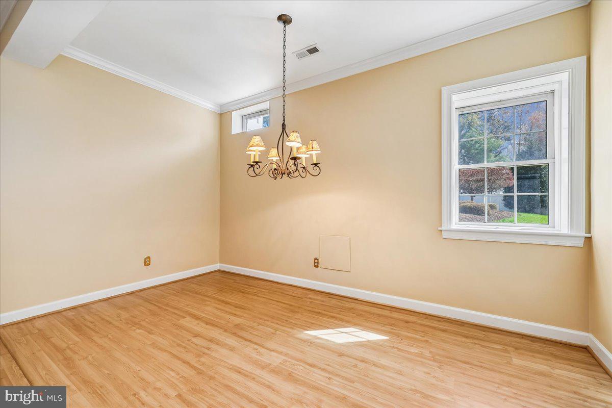 15200 COUNTRY GLEN COURT