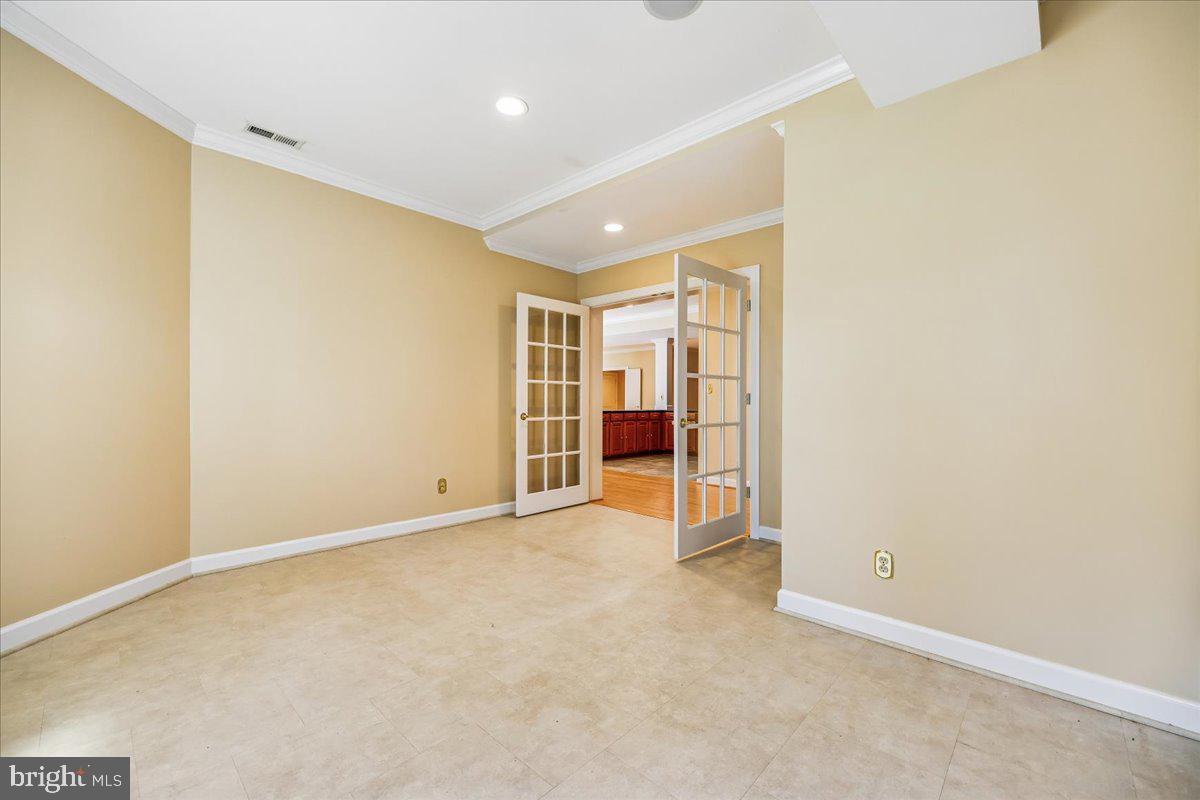 15200 COUNTRY GLEN COURT