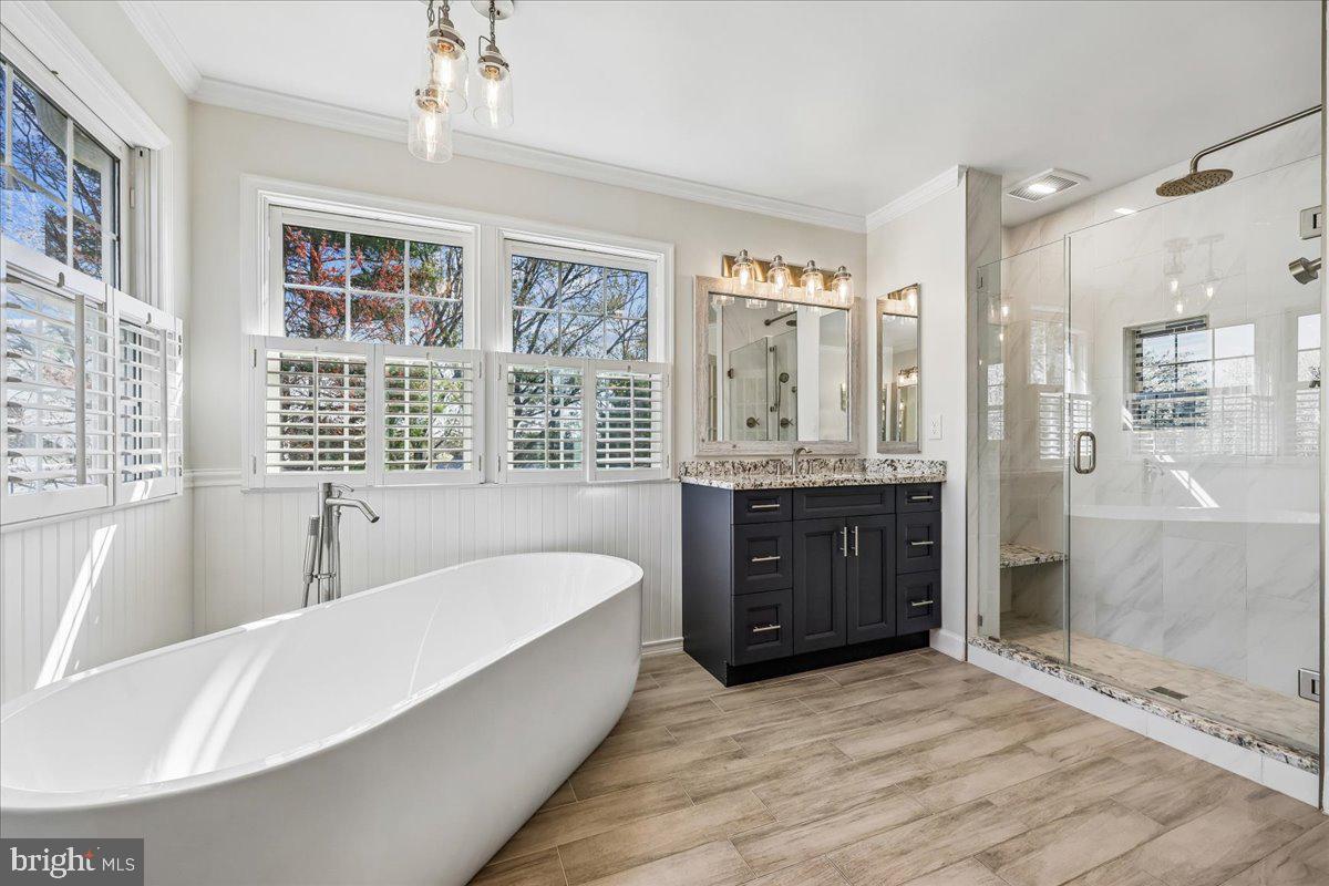 15200 COUNTRY GLEN COURT