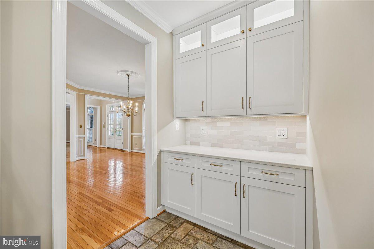 15200 COUNTRY GLEN COURT