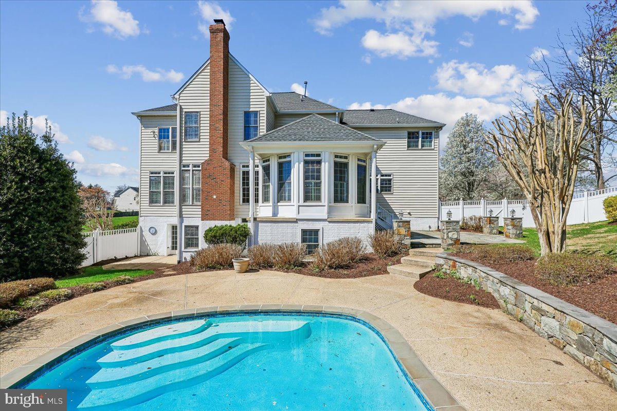 15200 COUNTRY GLEN COURT