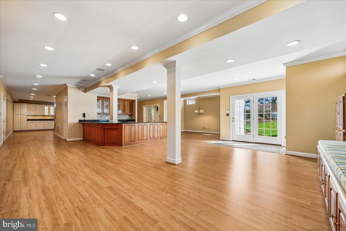 15200 COUNTRY GLEN COURT