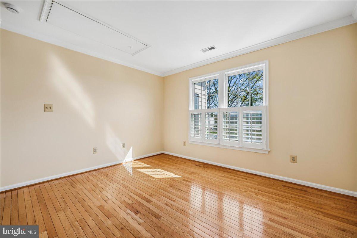 15200 COUNTRY GLEN COURT