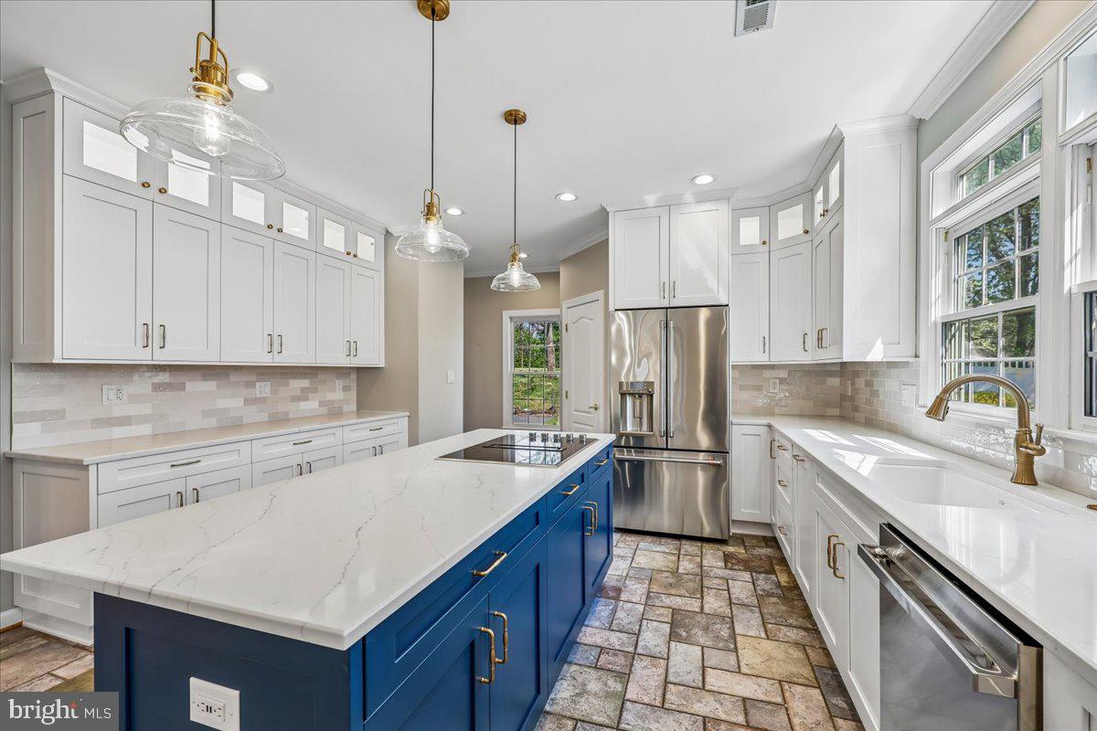 15200 COUNTRY GLEN COURT