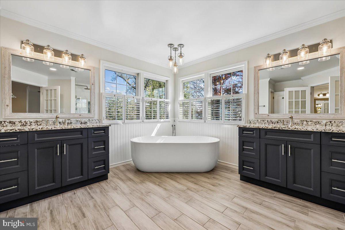 15200 COUNTRY GLEN COURT