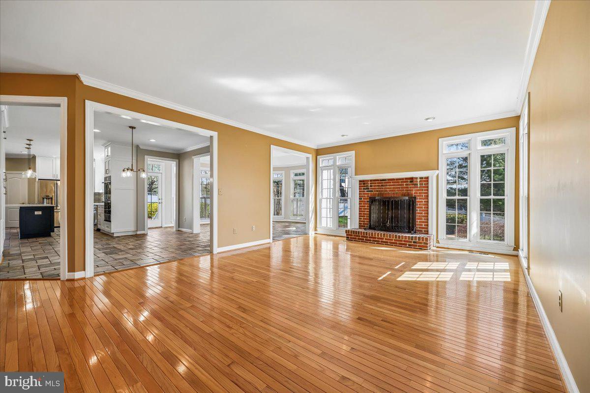 15200 COUNTRY GLEN COURT