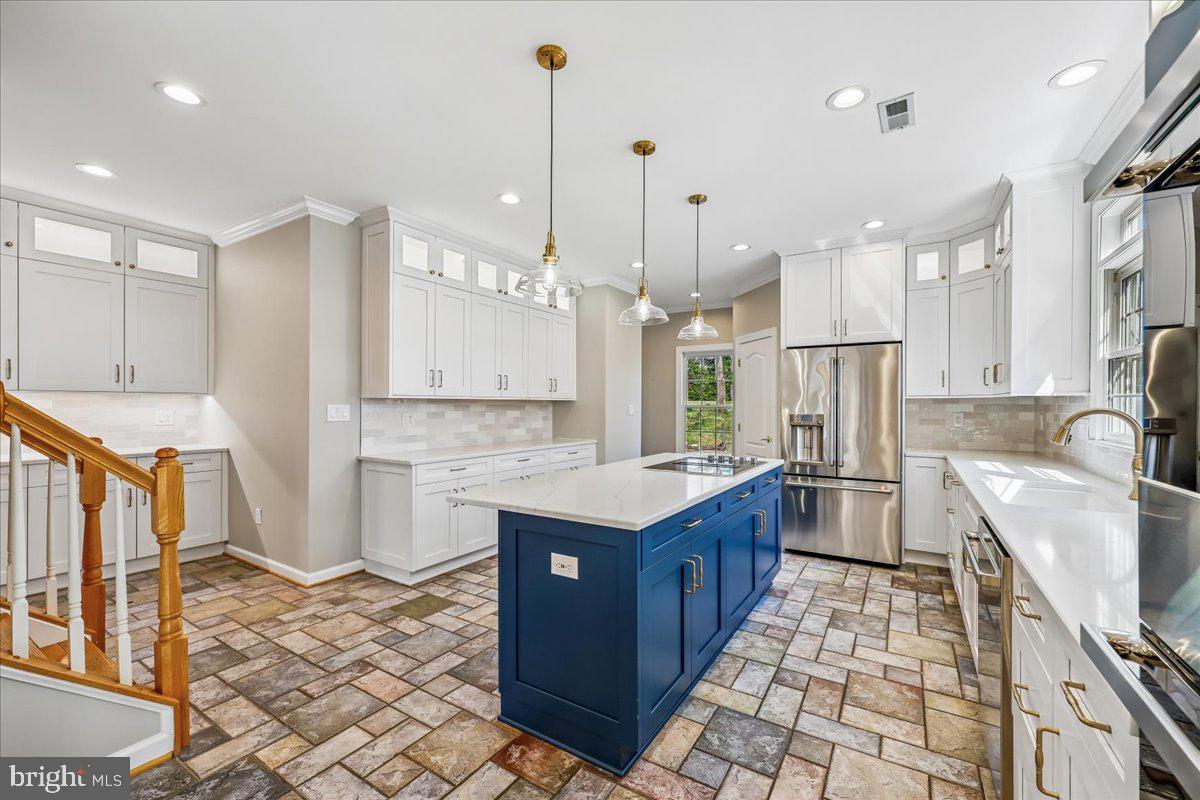 15200 COUNTRY GLEN COURT