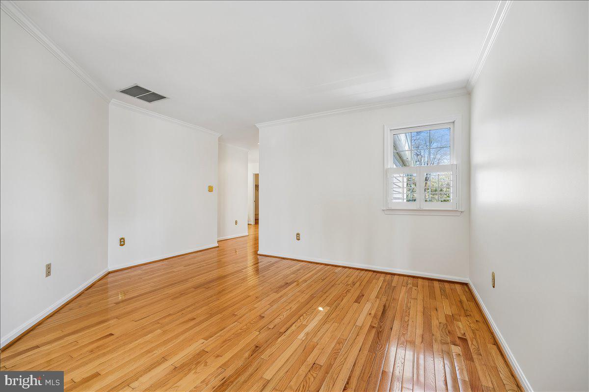 15200 COUNTRY GLEN COURT