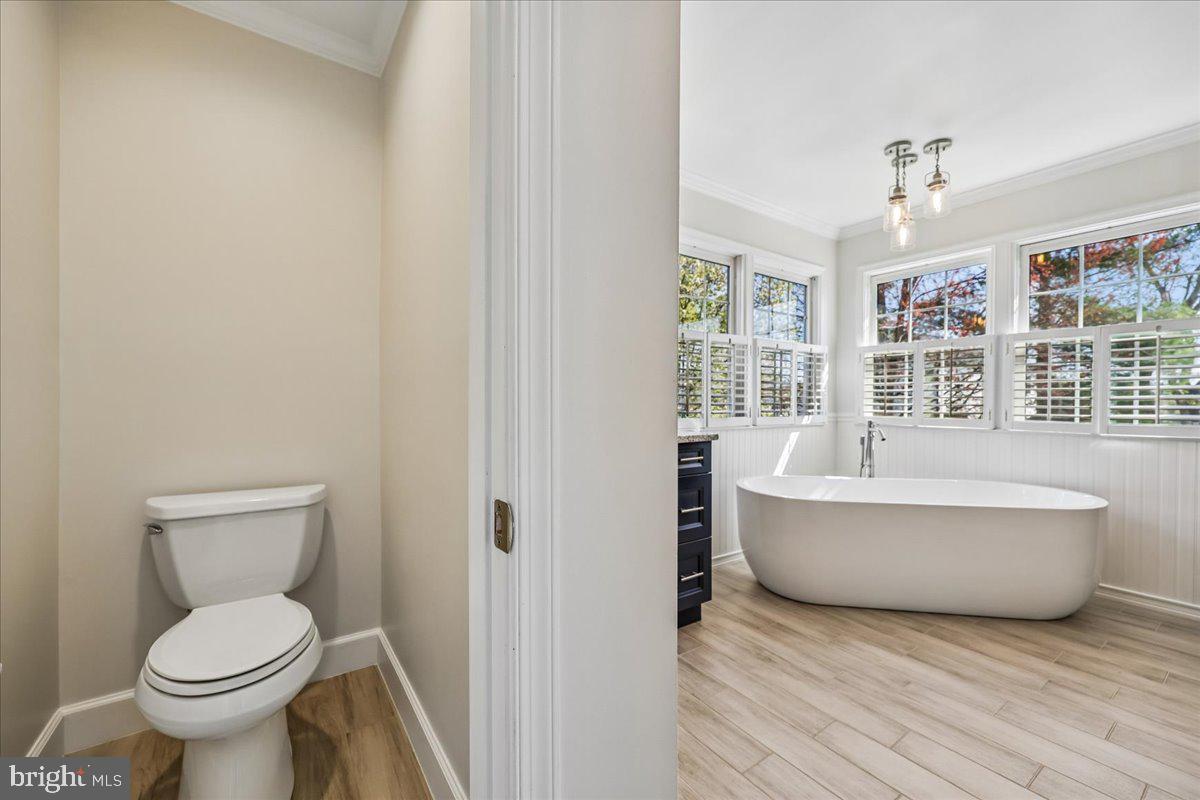 15200 COUNTRY GLEN COURT