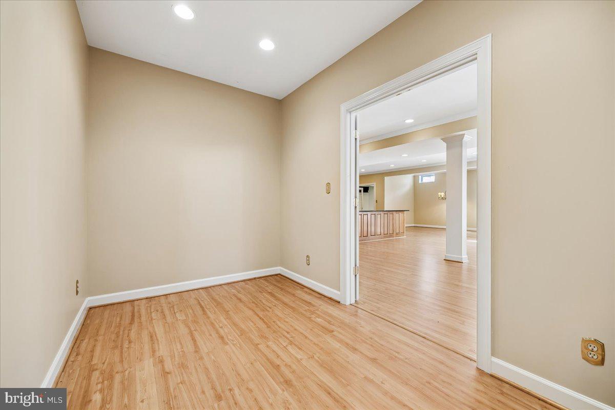 15200 COUNTRY GLEN COURT