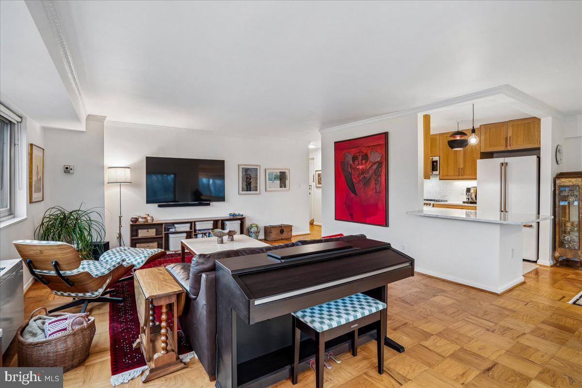 5100 DORSET AVENUE 505