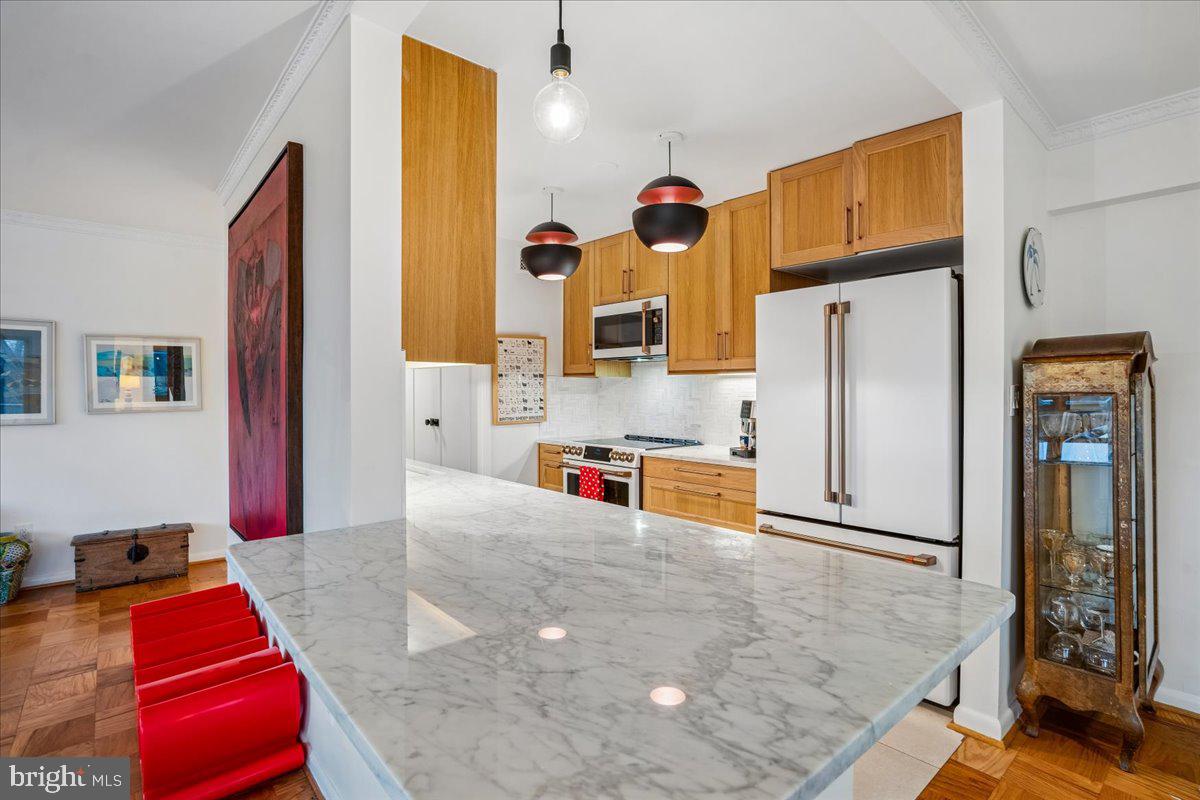 5100 DORSET AVENUE 505