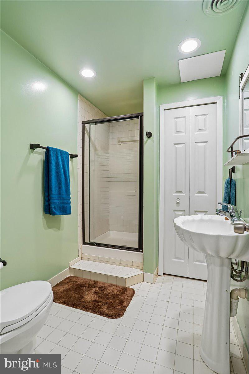 1414 WAKE FOREST DRIVE