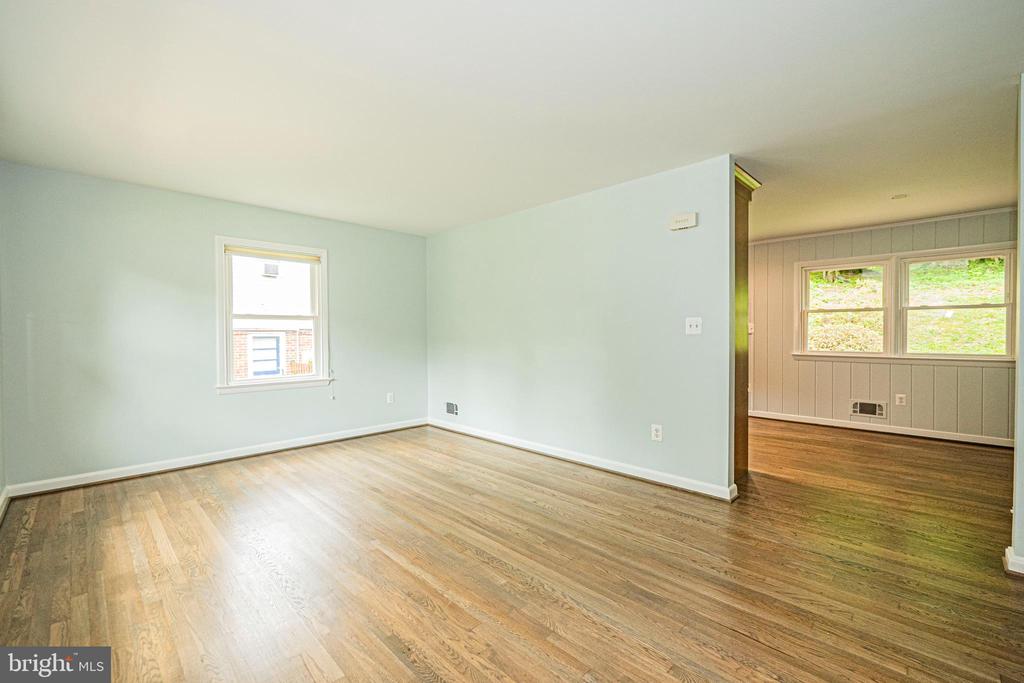 3901 SPRUELL DRIVE