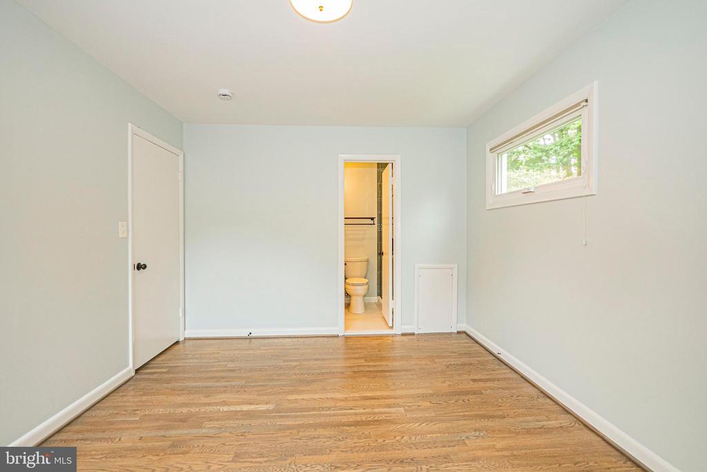 3901 SPRUELL DRIVE