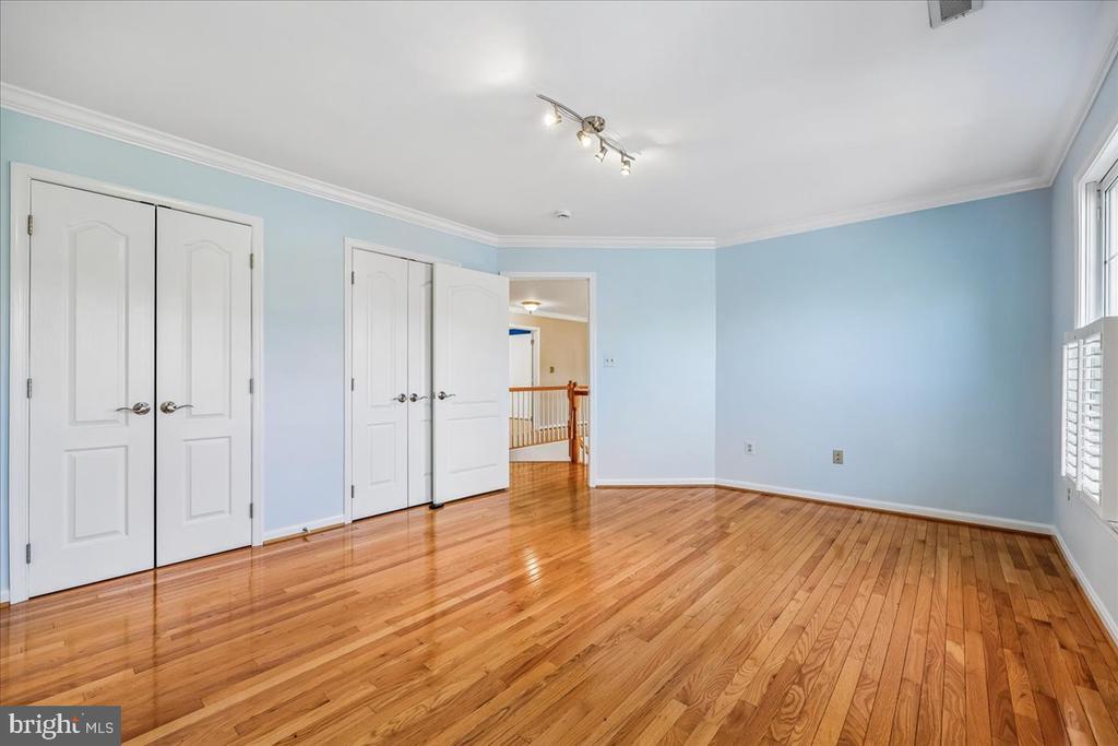 15200 COUNTRY GLEN COURT