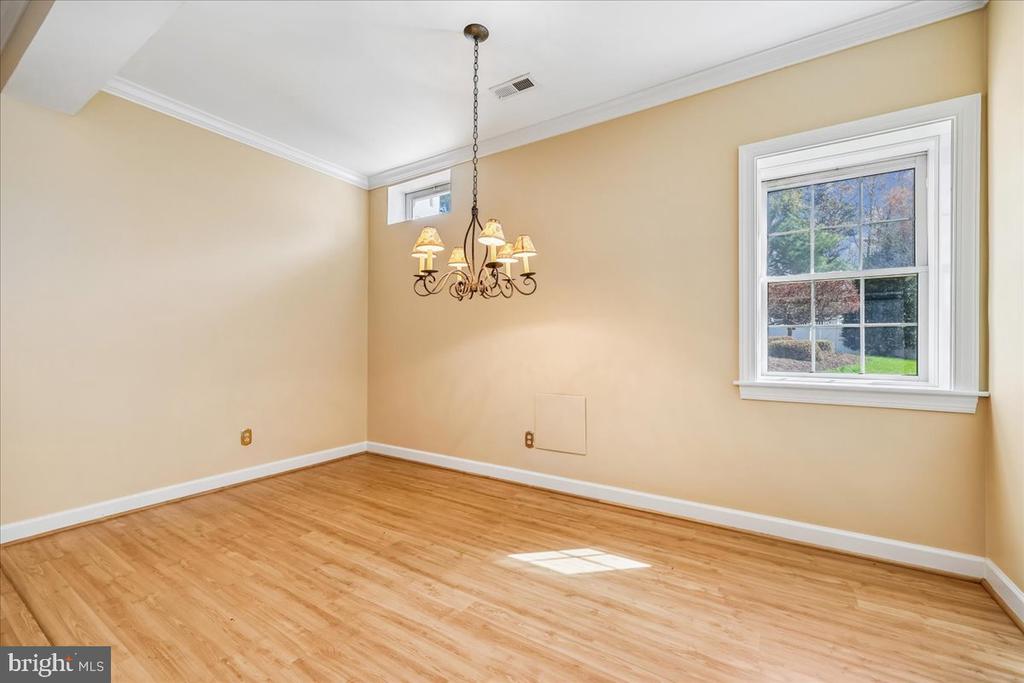 15200 COUNTRY GLEN COURT
