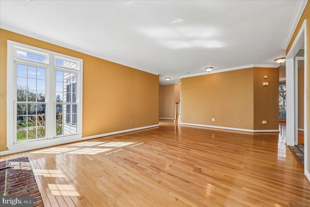 15200 COUNTRY GLEN COURT