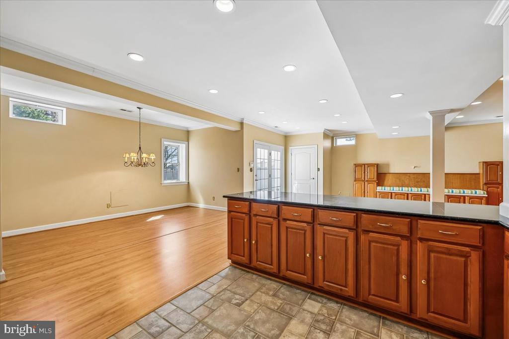 15200 COUNTRY GLEN COURT