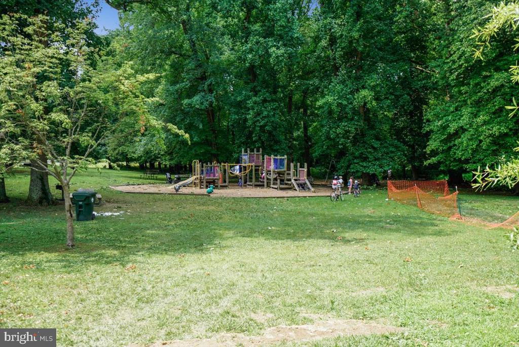 9817 CHERRY TREE LANE