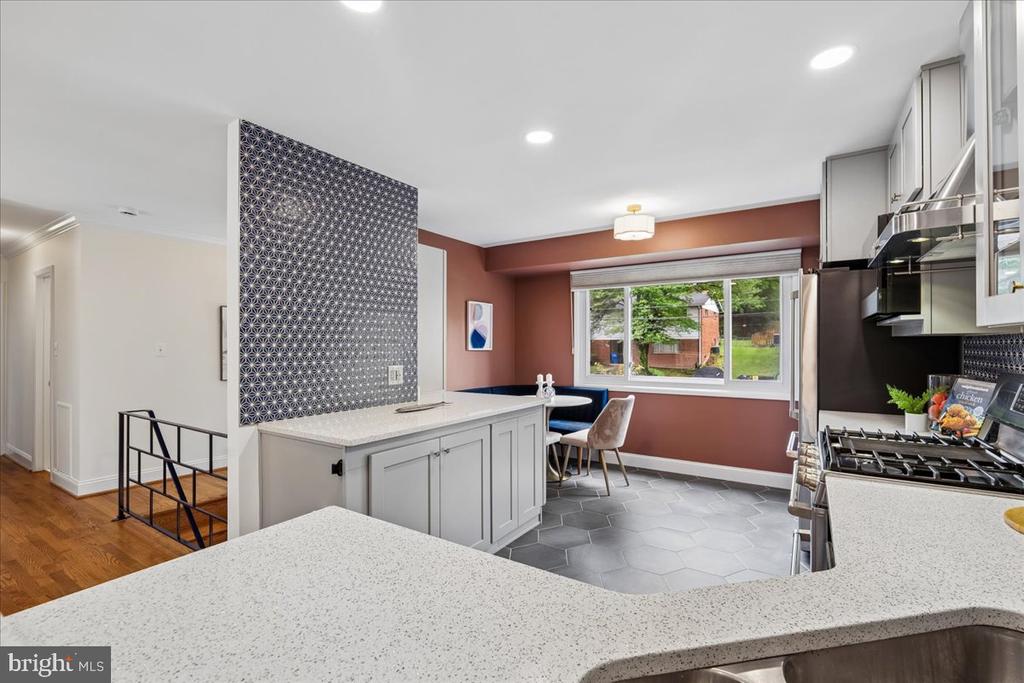 9817 CHERRY TREE LANE