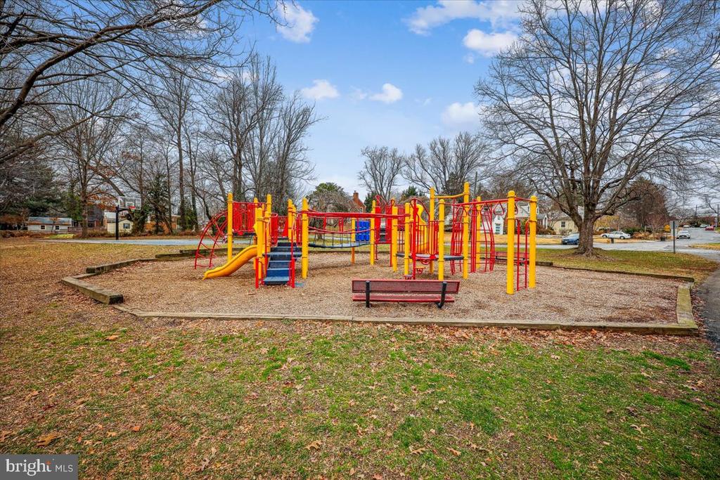 9817 CHERRY TREE LANE