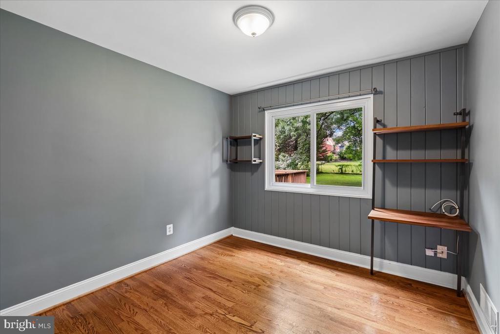 9817 CHERRY TREE LANE