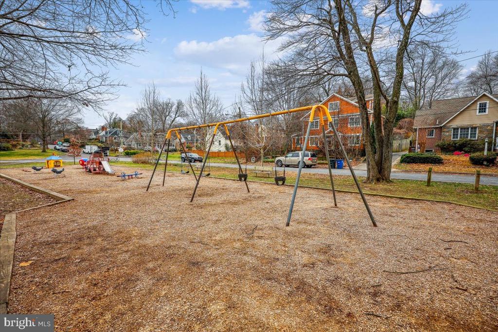 9817 CHERRY TREE LANE