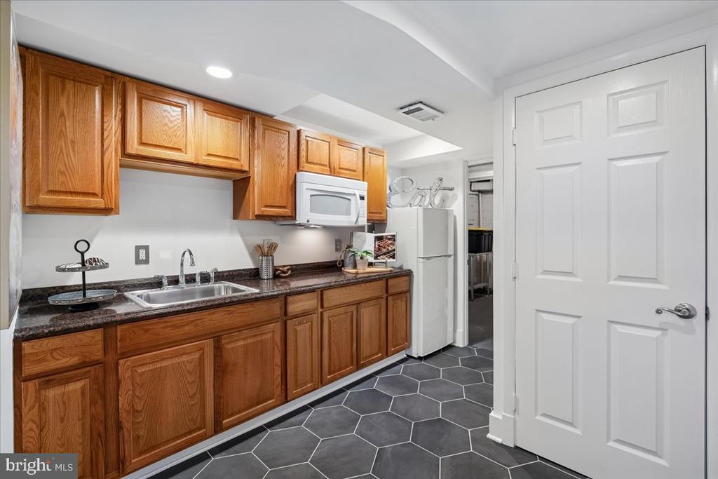 9817 CHERRY TREE LANE