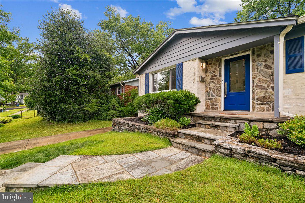 9817 CHERRY TREE LANE