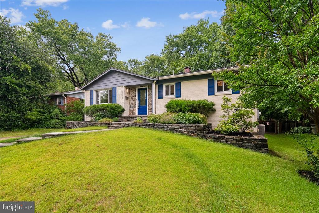 9817 CHERRY TREE LANE