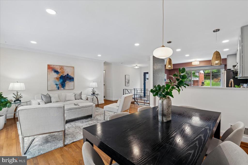 9817 CHERRY TREE LANE
