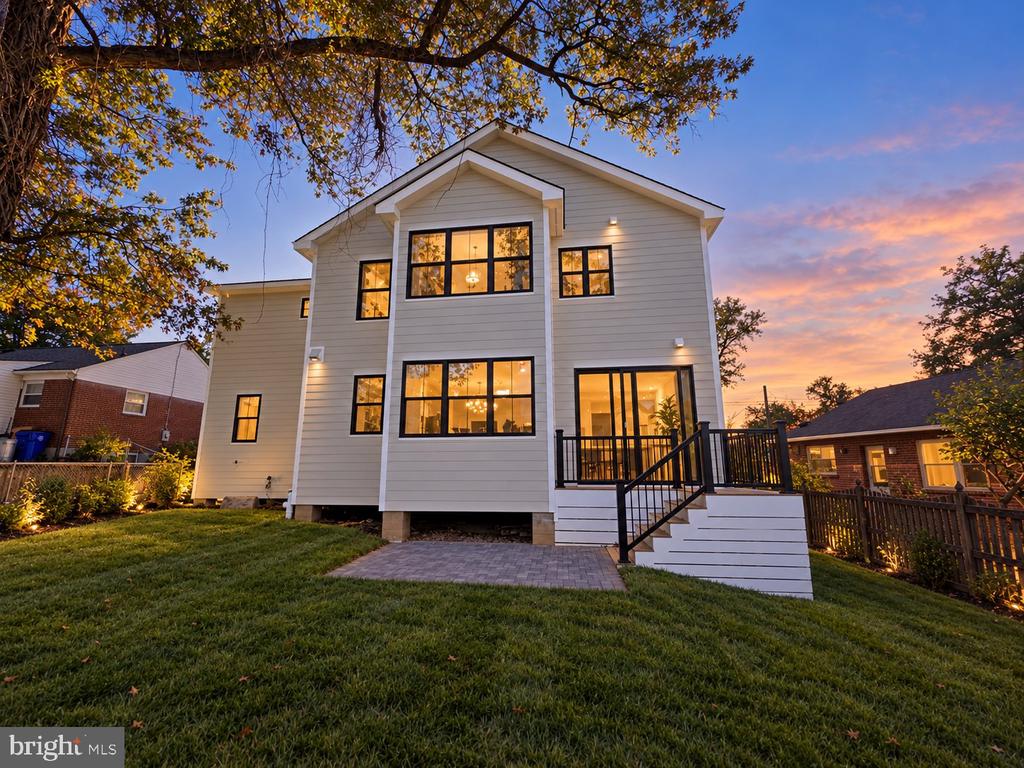 4915 BANGOR DRIVE